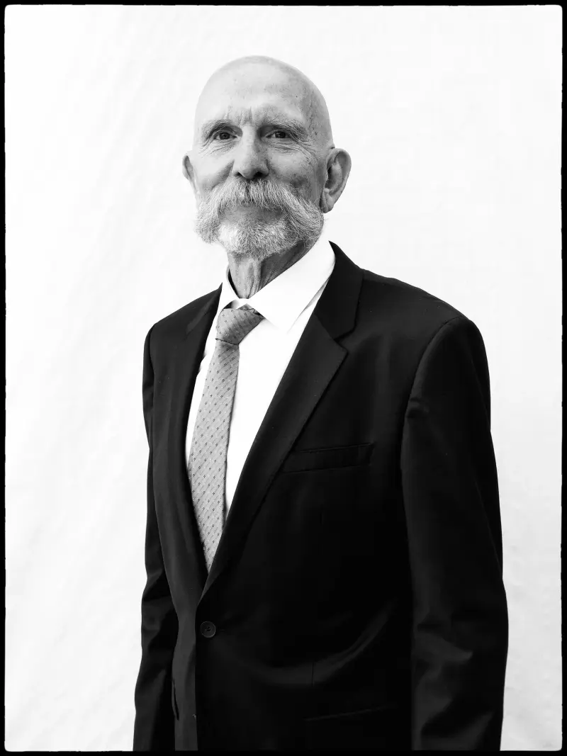 AVEDON 32